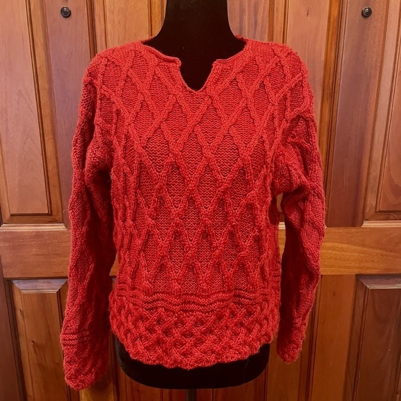 Carraig Donn Cabled Merino Wool Sweater Garnet Red Sz Small Ireland - Picture 1 of 9